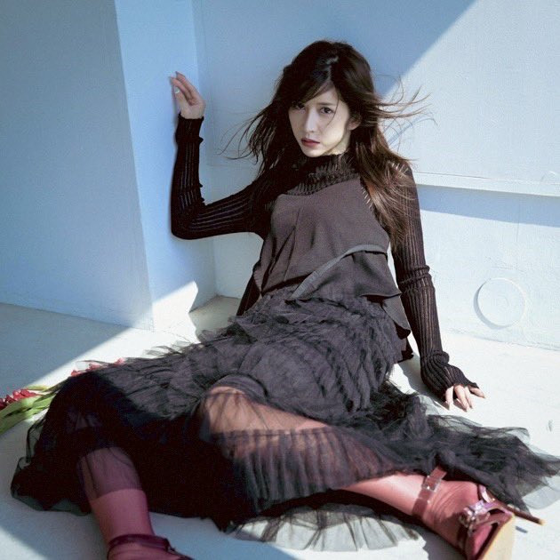 出道9年怎麼了？她瘦到有點嚇人