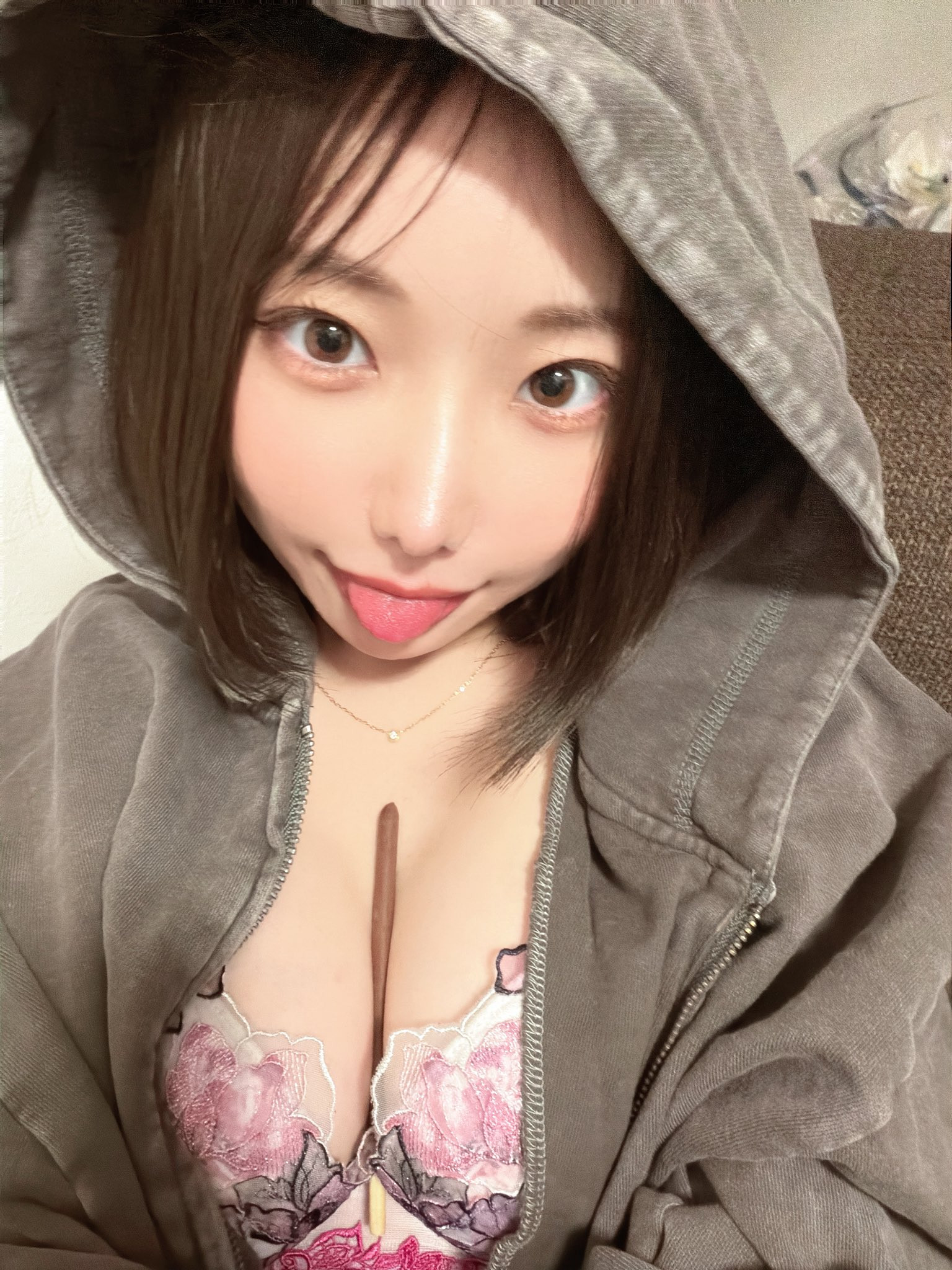 絵恋空(繪戀空)：真正的吞精飲尿後，我拉肚子了。